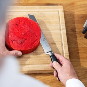 ZWILLING Vier Sterne Brotmesser, Klingenlänge: 20 cm, Klingenblatt mit Wellenschliff, Rostfreier Spezialstahl, Ergonomischer Kunststoff-Griff, Schwarz [Made in Germany], Bunt 10