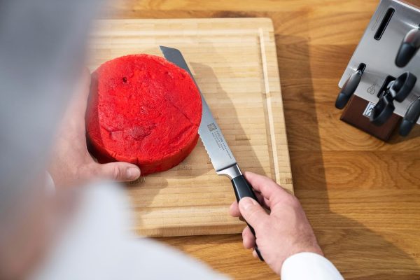 ZWILLING Vier Sterne Brotmesser, Klingenlänge: 20 cm, Klingenblatt mit Wellenschliff, Rostfreier Spezialstahl, Ergonomischer Kunststoff-Griff, Schwarz [Made in Germany], Bunt 3