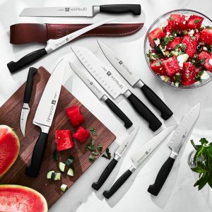 ZWILLING Vier Sterne Brotmesser, Klingenlänge: 20 cm, Klingenblatt mit Wellenschliff, Rostfreier Spezialstahl, Ergonomischer Kunststoff-Griff, Schwarz [Made in Germany], Bunt 14