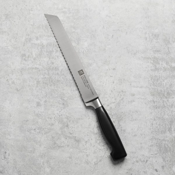ZWILLING Vier Sterne Brotmesser, Klingenlänge: 20 cm, Klingenblatt mit Wellenschliff, Rostfreier Spezialstahl, Ergonomischer Kunststoff-Griff, Schwarz [Made in Germany], Bunt 6