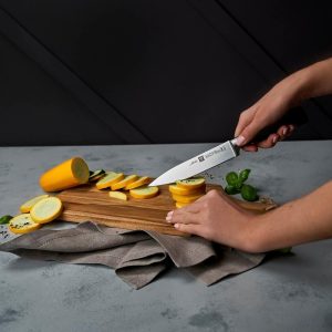 ZWILLING Vier Sterne Messer-Set, 3-teilig (Spick/Garniermesser 10 cm, Fleischmesser 16 cm, Kochmesser 20cm), Rostfreier Spezialstahl, Ergonomischer Kunststoff-Griff, Schwarz [Made in Germany] 17
