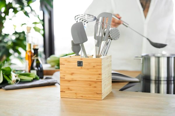 ZWILLING Pro Pfannenwender, Länge: 33 cm, Rostfreier Edelstahl und lebensmittelechtes Silikon, Ergnomisch geformter Griff, Silber 3
