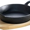 ALL'GRILL Gusseisenpfännchen mit 2 Griffen Ø 18 cm und Holzuntersetzer 13