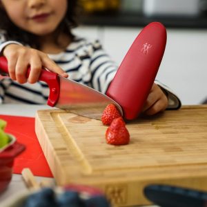 ZWILLING Twinny Kinderkochmesser, 10 cm, mit Fingerschutz, Edelstahl, Abgerundete Klingenform, Kindgerechtes Design, Kunststoffgriff, Rot 11